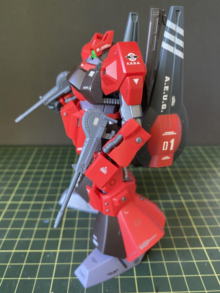 バインダーの色分けは時間をかけてマスキングしました。