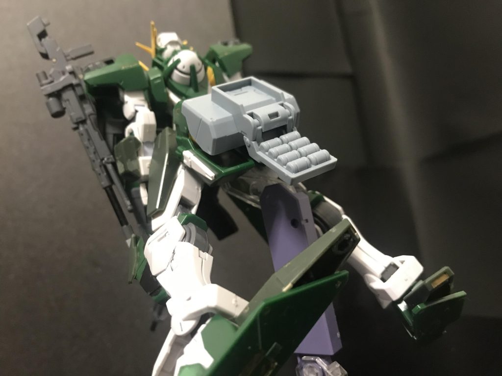 隠し武装GNミサイルコンテナ