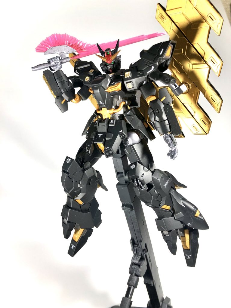 フレームなど随所筆塗りがあり苦労しました。