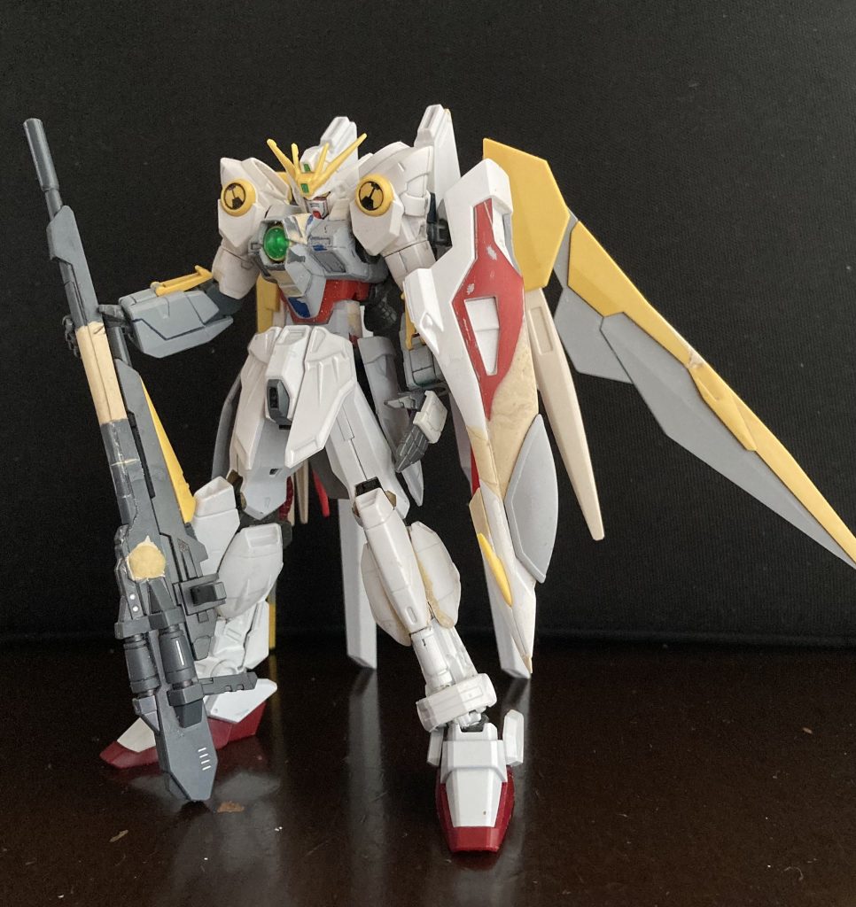 バスターライフルもシールドも身長に合わせて延長したりウイングゼロの胴体の形状を大きく変えたりと地味に手を入れてます。ご覧いただき、ありがとうございました。