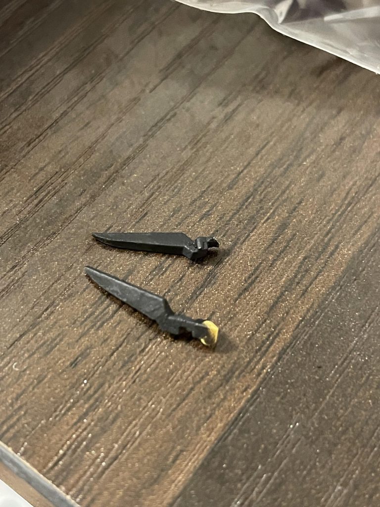 塗装完了後、組み立て直して最後の最後にアンテナと心が折れました…。