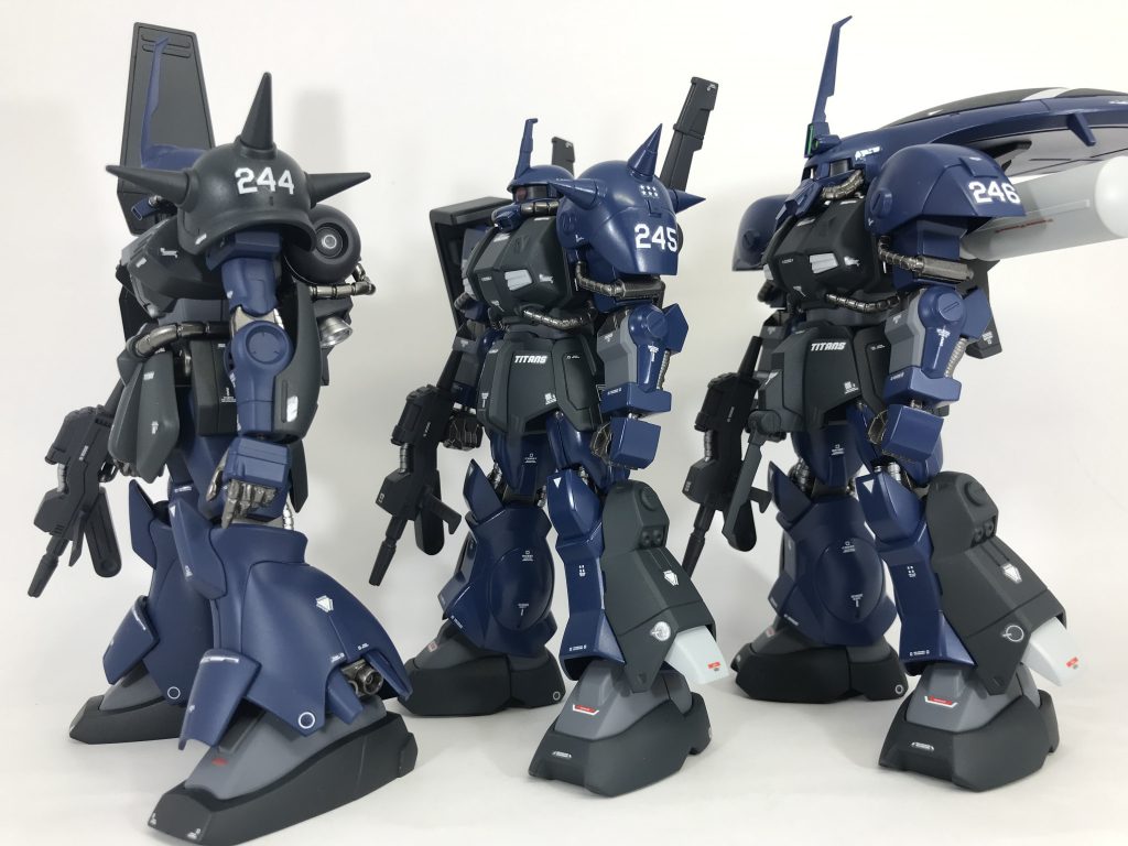 恒例の機体No.羅列の横並びショット。武装を全機、マラサイのビームライフルに統一して、小隊感を醸し出してみました。