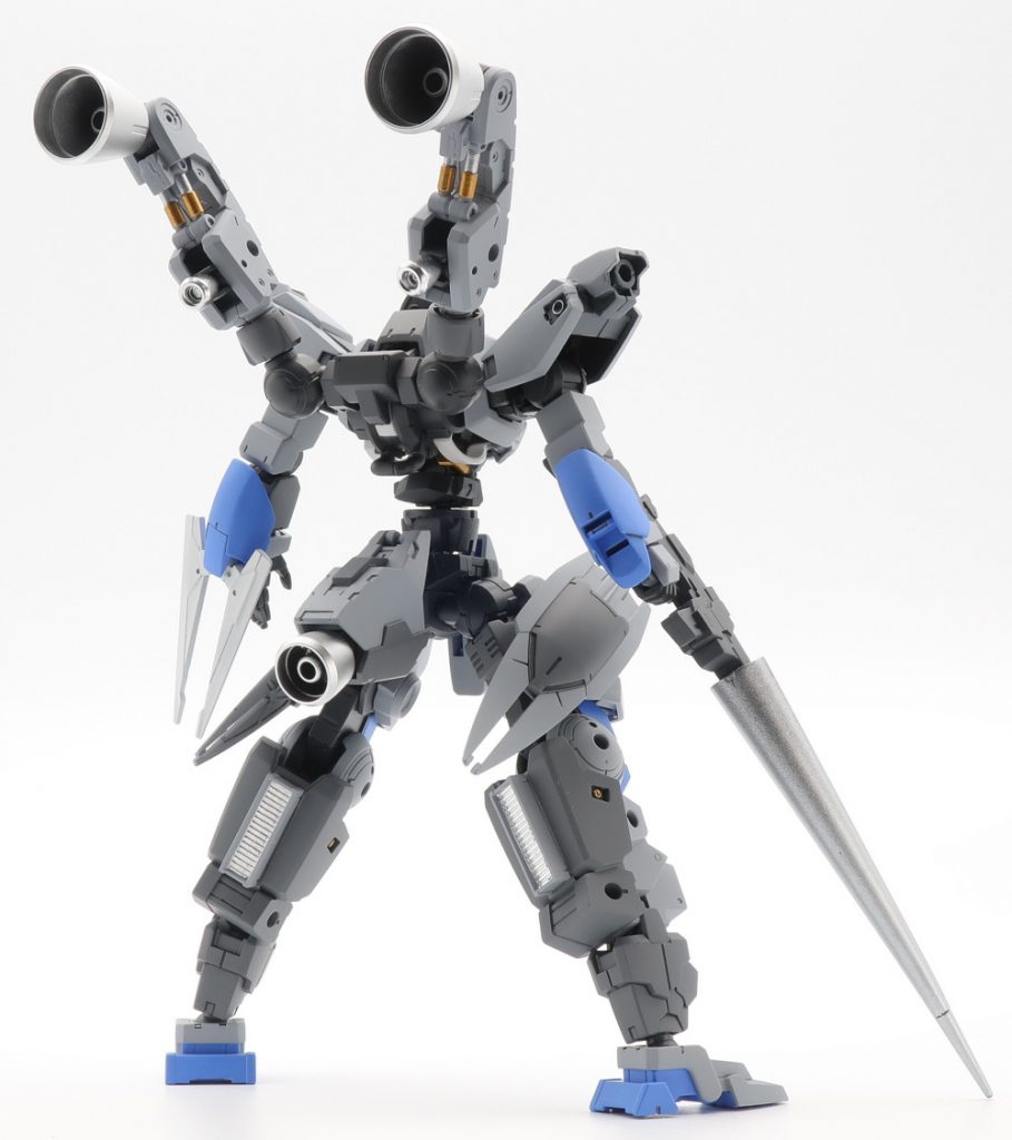 バックショット元のシュヴァルベグレイズは背中と腰のフライトユニットが特徴的なので、30MMのパーツでより大型のフライトユニットを構築してみました。