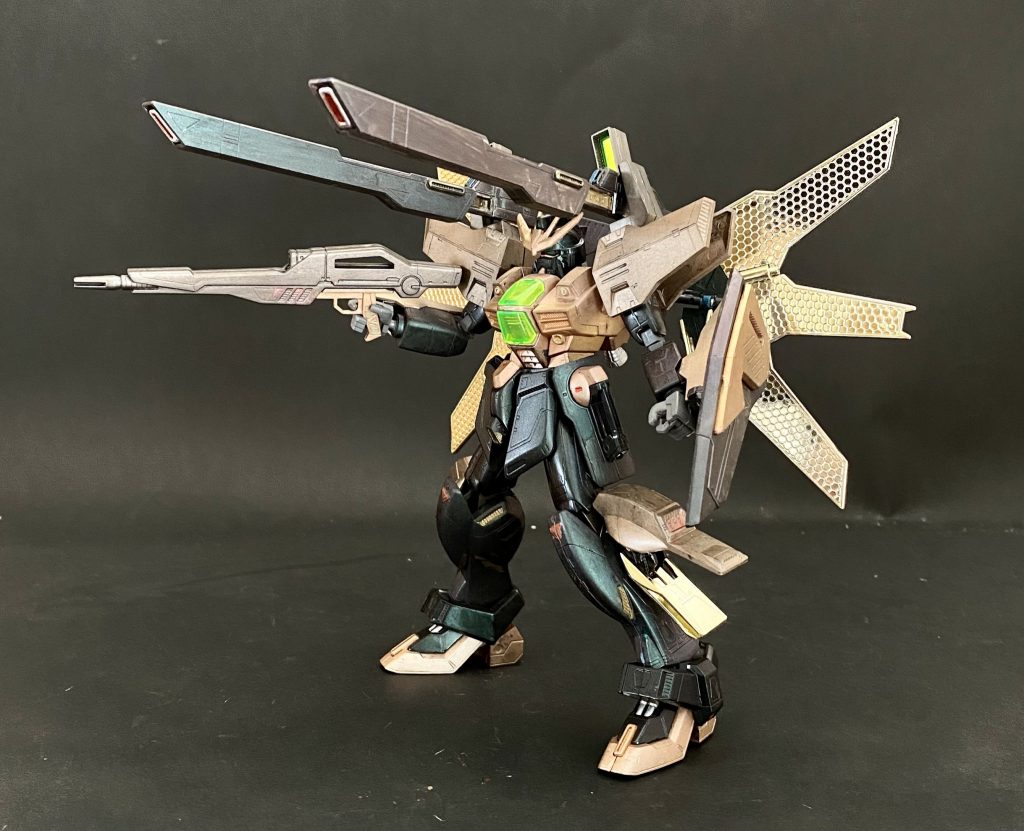 旧キットですが1/100なんでデカく存在感があります。今のスマートなMGとはズッシリ感が違いますね。 