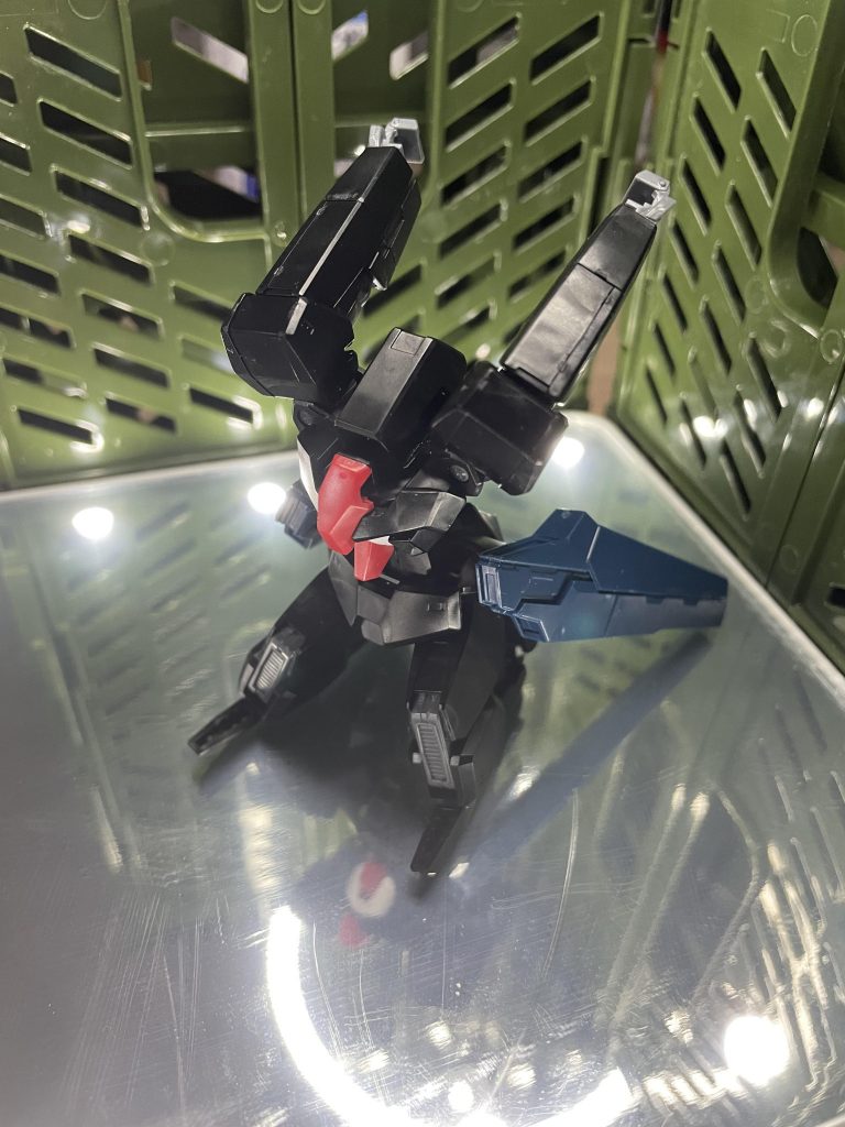 今回からDAISOさんの鏡2種類とSeriaさんの籠で囲むようにして撮影して見てます。ええ感じ。