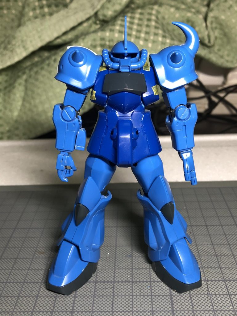 肩アーマーを内側に寄せました。