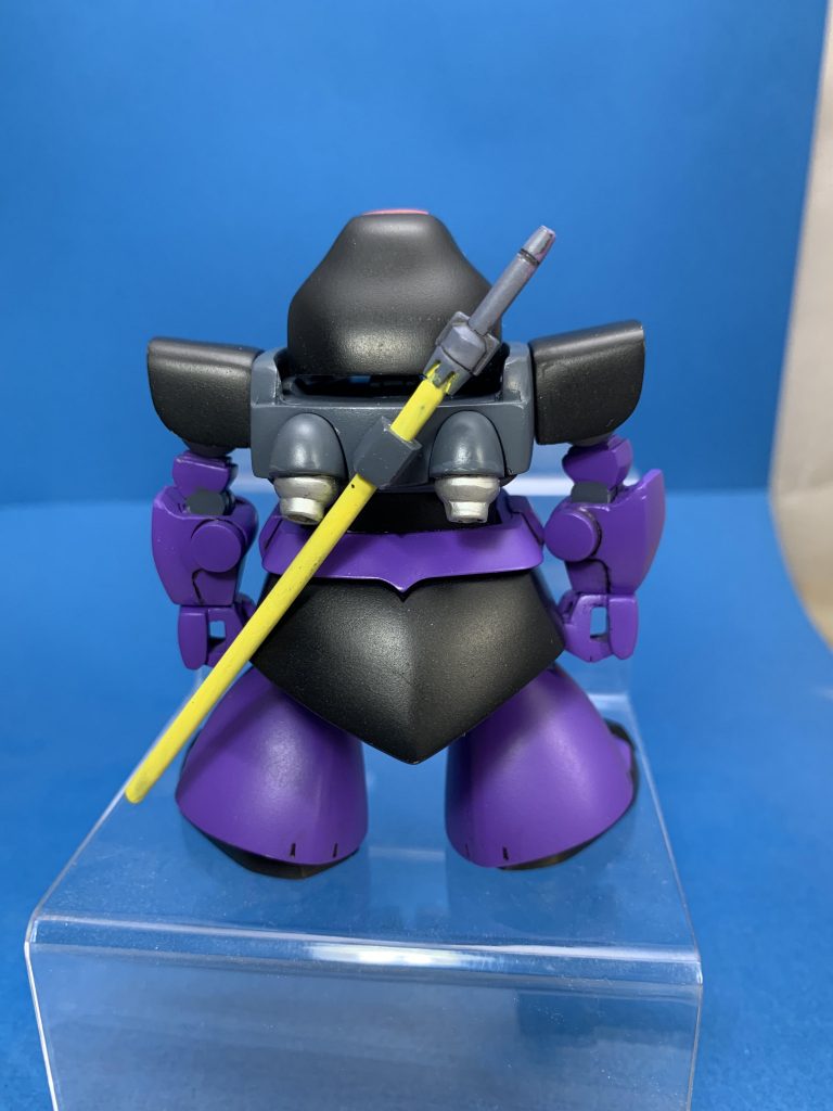 後ろから。スカートはパテで延長してます。中心が若干ズレてますね💦