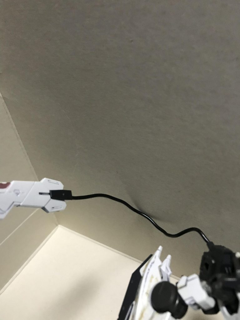 リード線は硬かったです