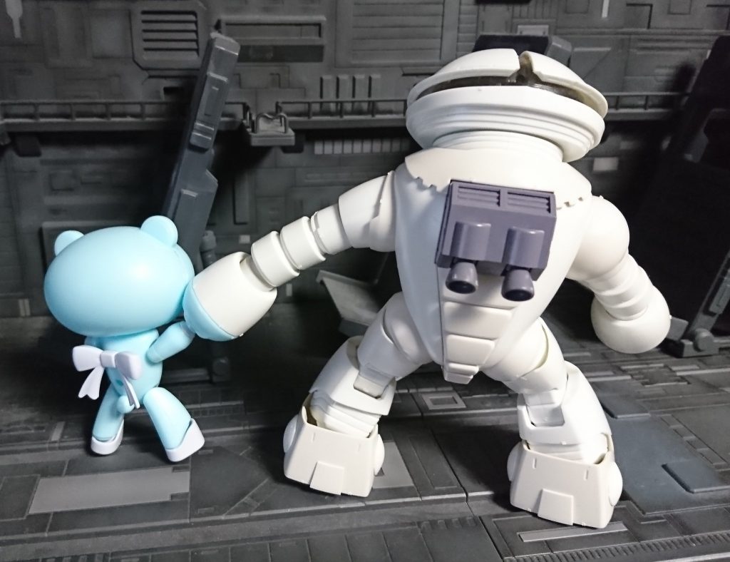 ホワイトアッガイ–4枚目/制作者：アレス