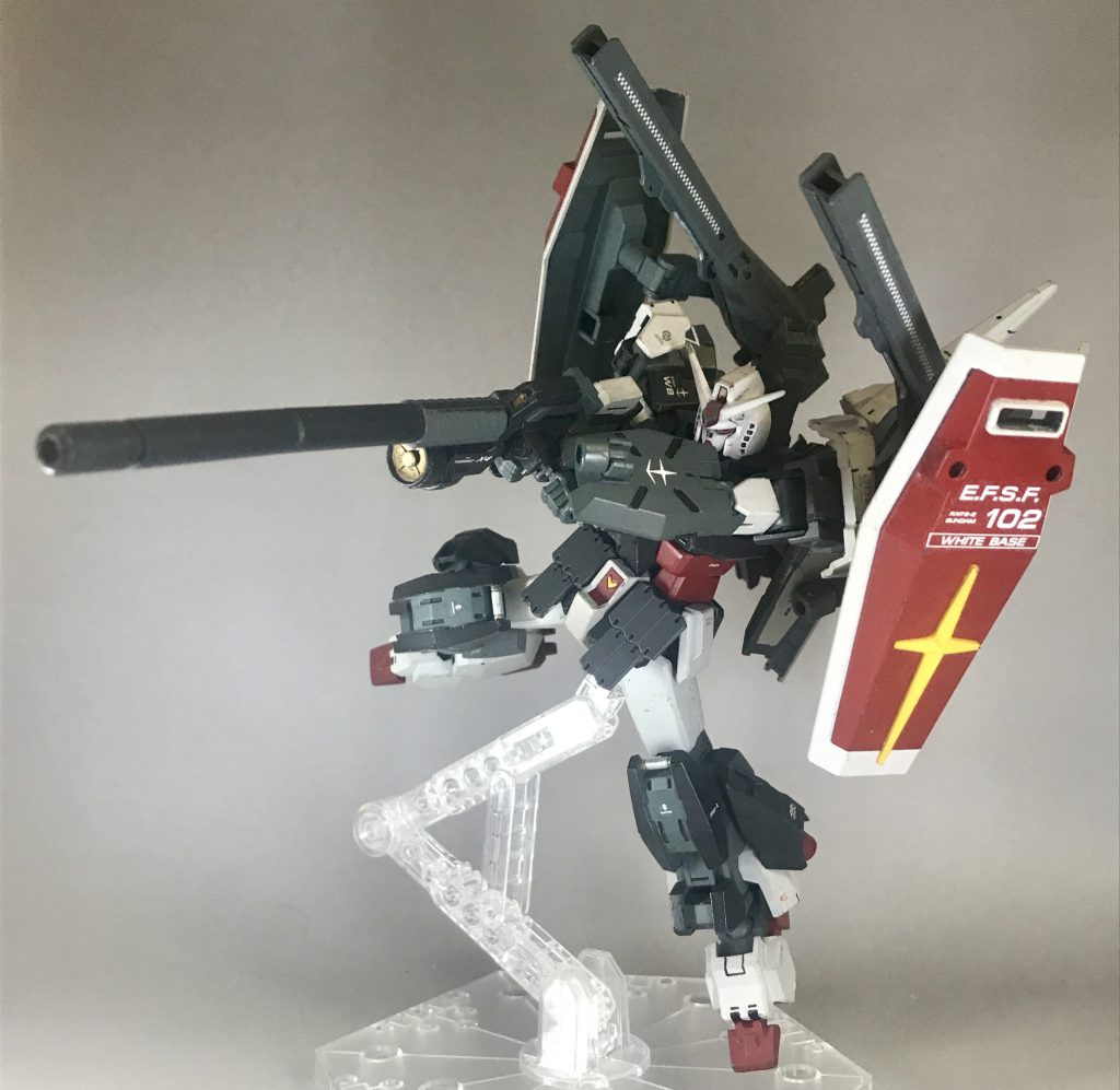 ロングレンジビームライフル長射程の大型ビームライフル、狙撃にも対応している