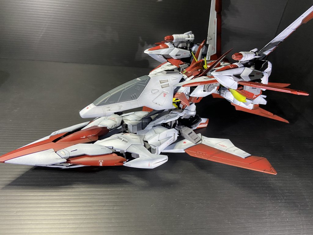 エクリプスとエアマスターの特徴でもある変形もしっかり再現しました。