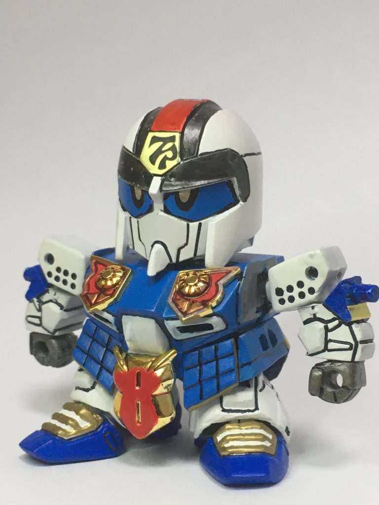 前回に続き、頭身を変えずに箱絵を再現するために可動域を広げました。胸飾りを箱絵に合わせてダクト上部に接着。鞘の接続が前過ぎるので、接続穴を後ろに変更。