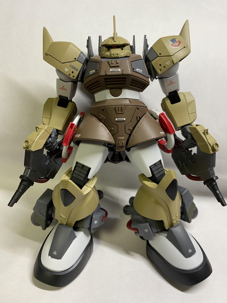 部分塗装を多めに入れましたが、マイヤー機というより、なんかミリタリー色強めな陸戦型って感じになってしまい、少し色ミス感。。。まあこれはこれでカッコいいからオッケ👍