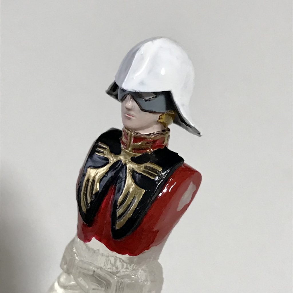 クリアパーツも慣れてきました。むしろ筆のムラが目立たなくて良いかもと思い始めました。この「キャラコレ」、全く色がないところから、徐々に生き生きとしたキャラが出現してくるのが妙に楽しいです。