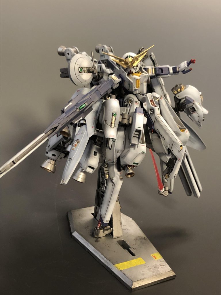 フルドレスユニットを装備。このユニットに使用しているパーツはほぼ0083のパーツを使ってます。