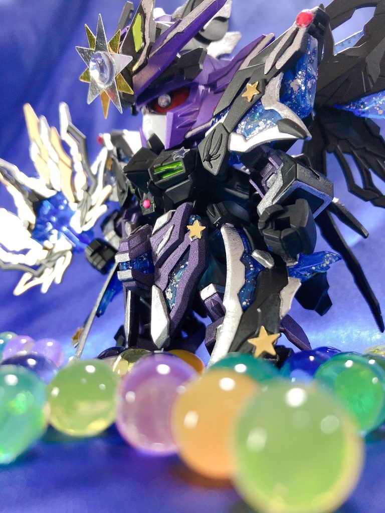 煽ってもしっかりカッコ良いと思いました☺️ また、目にもラインストーンを使ってます👍🏻