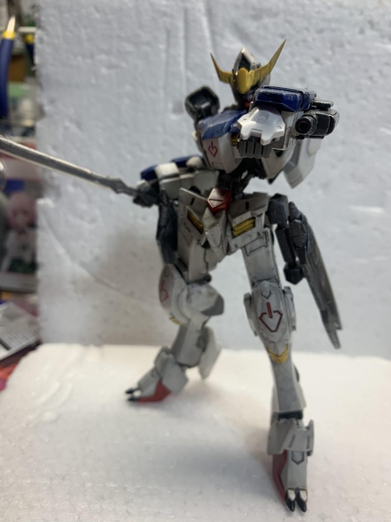 全体に墨入れブラックを流してウォッシング、かなり汚してあります