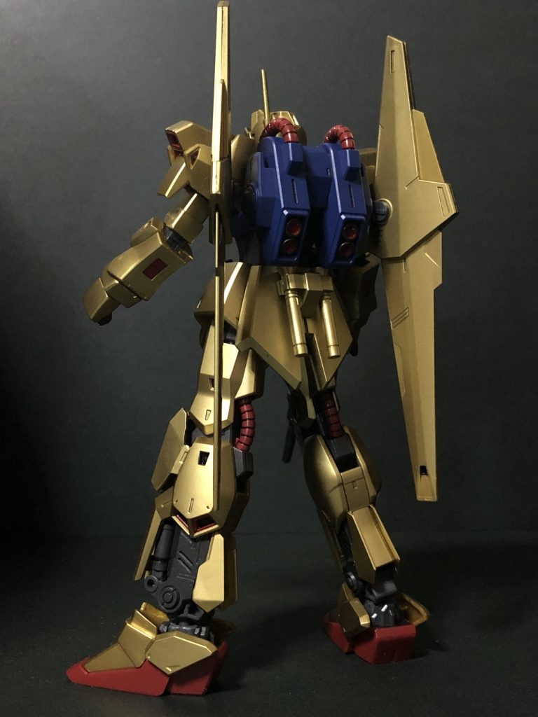 他の方も言われている通り、リバイブ版の出来も非常に良く、合わせ目も気にならなく、可動もプロポーションもいい機体です。