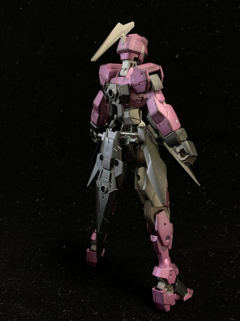 つや消しトップコートで仕上げ、デカールは余り物を適当に使用してます。