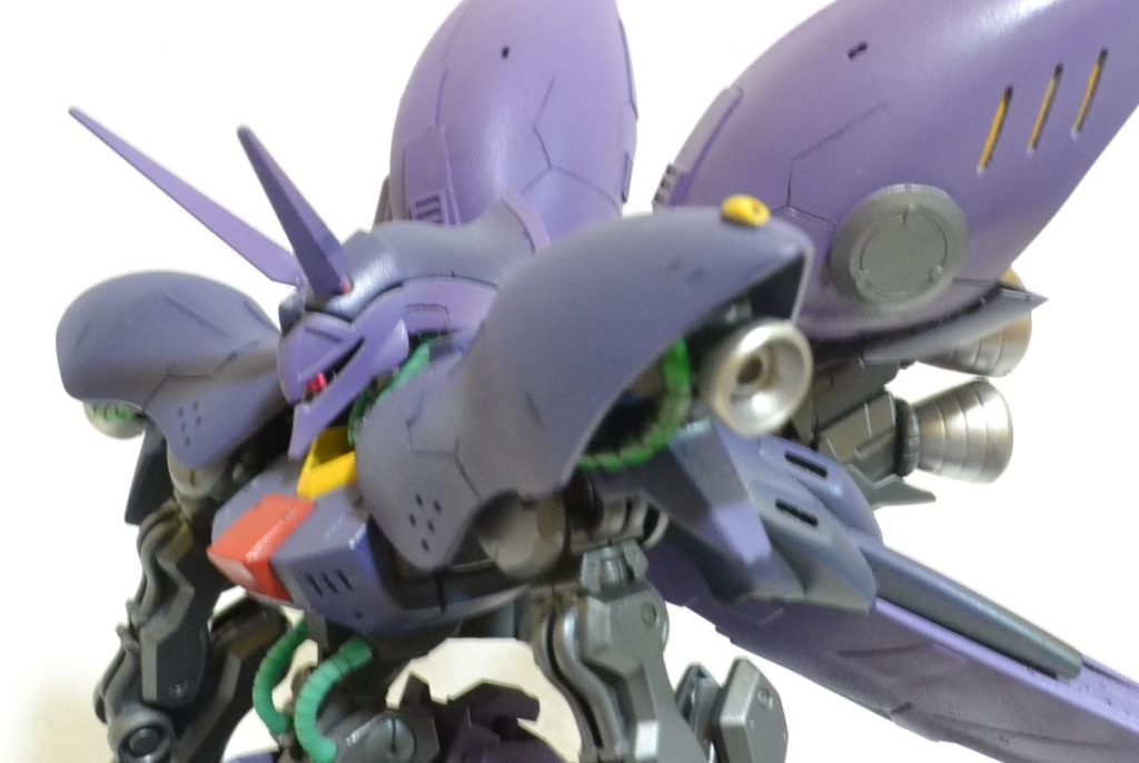 バストアップ肩シールドは旧HGのハイゴッグです。HGUCのものよりだいぶ小さいのでちょうどいい具合でつきました。