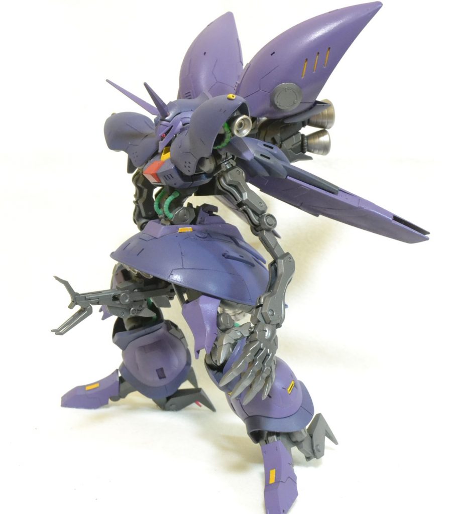 下方から近づく敵をけん制する隠し腕！1本なので普通の腕だと卑猥になってしまいがちですが、ガブスレイの脚が余ってて助かりました。