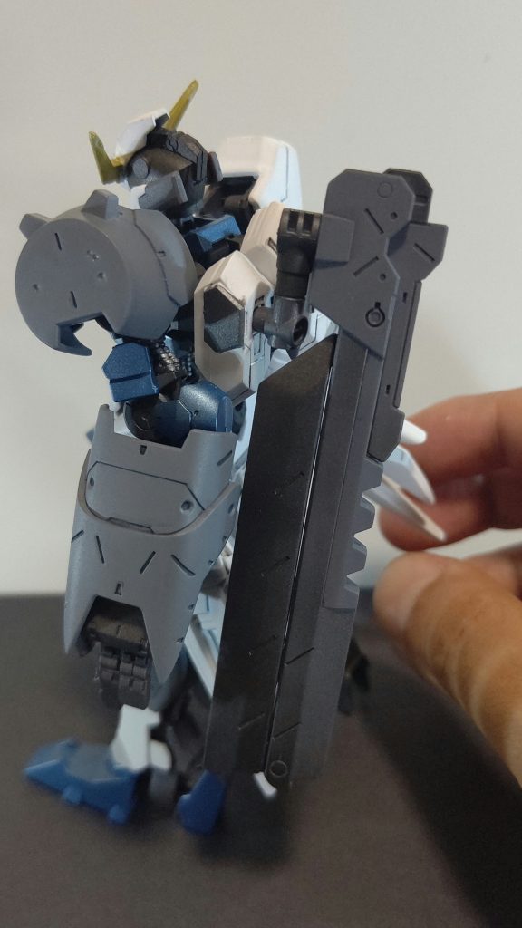 左半身は防御力重視で重装甲