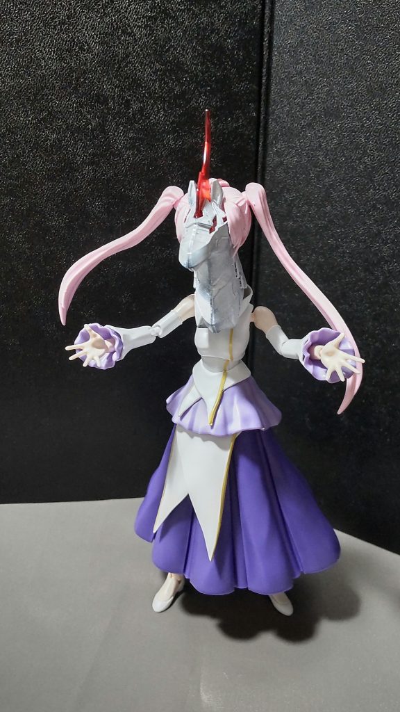 ○設定などGBN内でも、ザフト推進派なチームが送り出してきたUMシリーズの内の一人。アイドル……歌姫という立場でありながら、レースもこなせるといったスーパーUMで、どのタイプのレースでも問題なしで死角が無い。唯一の弱点は胸がないということで、そこを指摘すると冷静さを失い暴れ出しドロップキックをかましてくる。・主な勝ち鞍ザフトクラシック三冠、GBN天皇賞