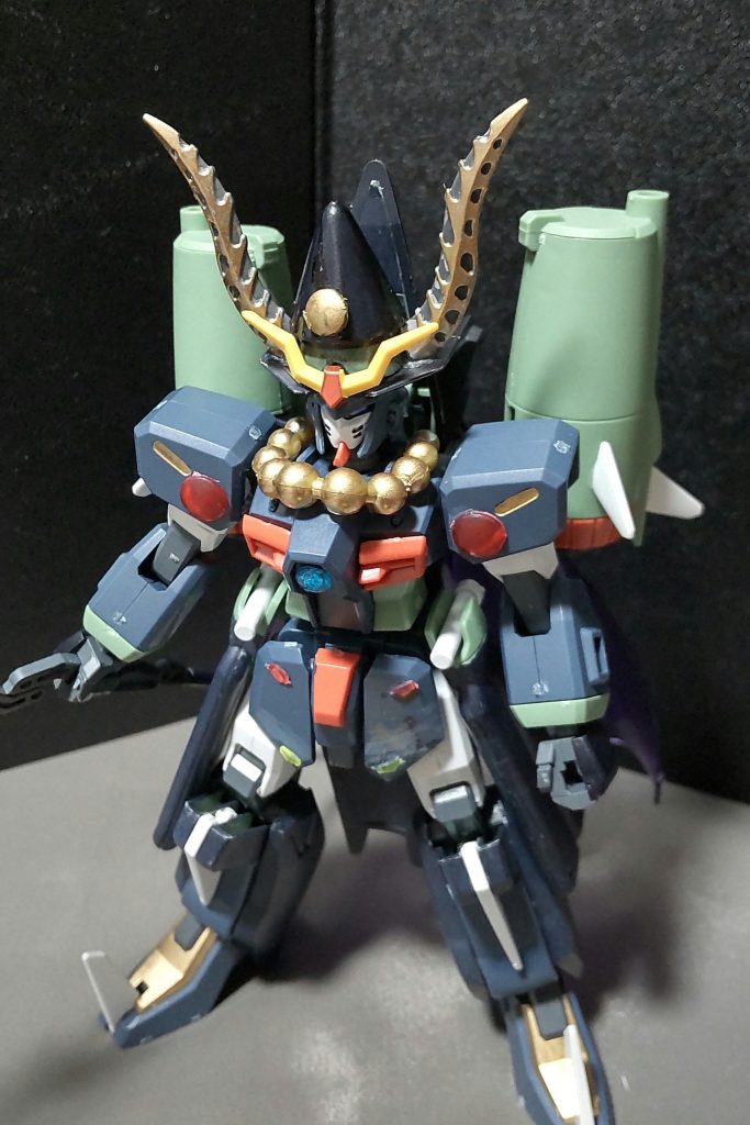 他にも、帽子のデザインを変えたり、首飾りを装着してみました。