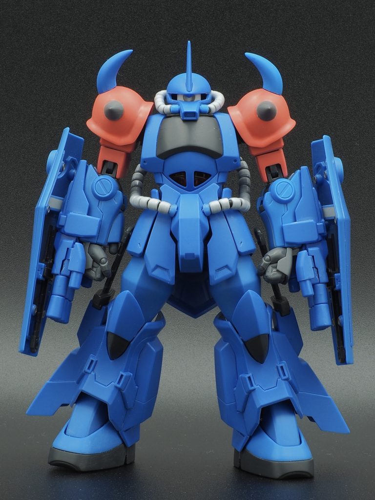 全体的な改修を終えたあと。この後シールドの取り付け位置を胴体側に加工したり、多少手を加えました。