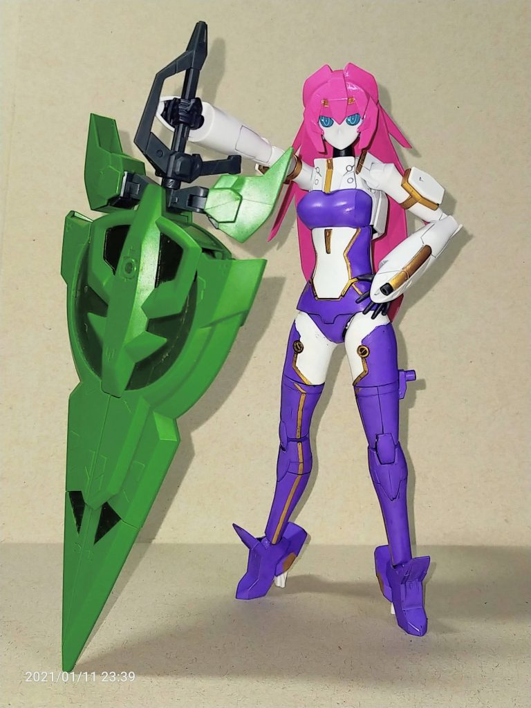 ジオニックソードをゲットしてドヤ顔。金ピカの方が似合うかな 