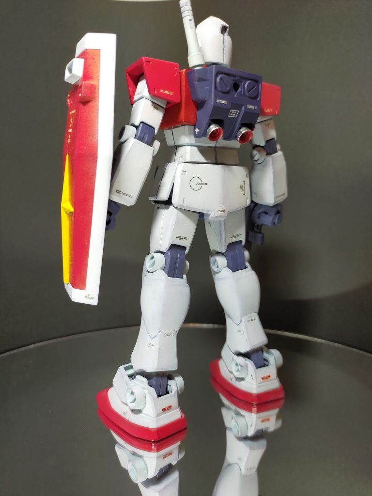 バーニアはガンダムマーカーシャインシルバーで直塗りです。