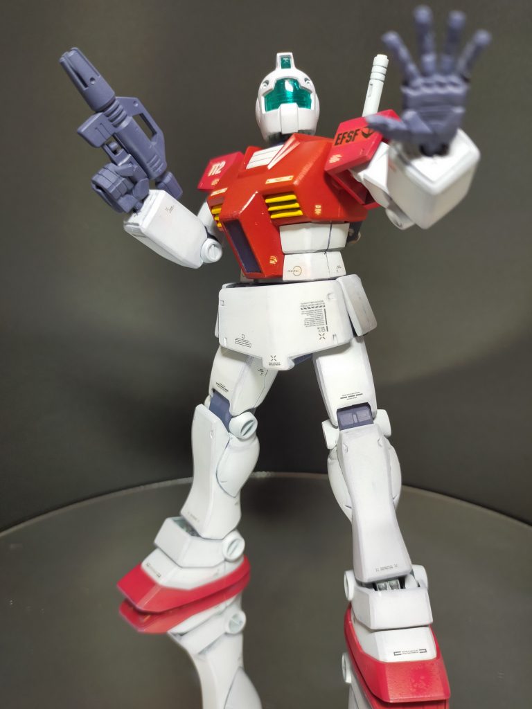 平手と言ったらこのポーズ