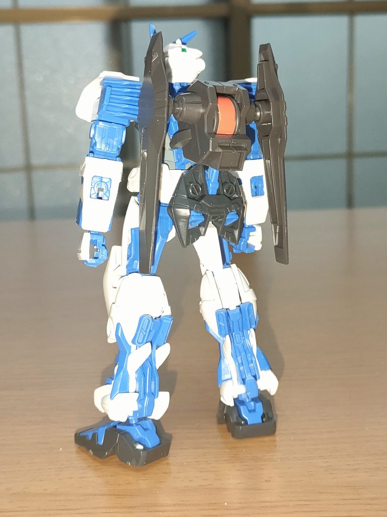 見ての通りSEEDに登場するアストレイ鉄血出演のIFの姿で背部にヴィダールの偽装リアクターを取り付けて鉄血MSの特徴を持たせるだけ。