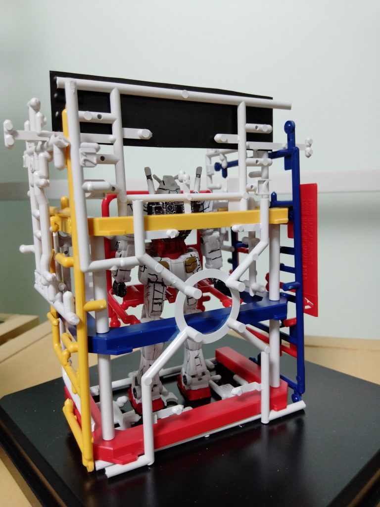 後ろはこんな感じです(・∀・)ハンガーを塗装しようと最初は思いましたが、このままの方が味がある気がして敢えてやめました。 