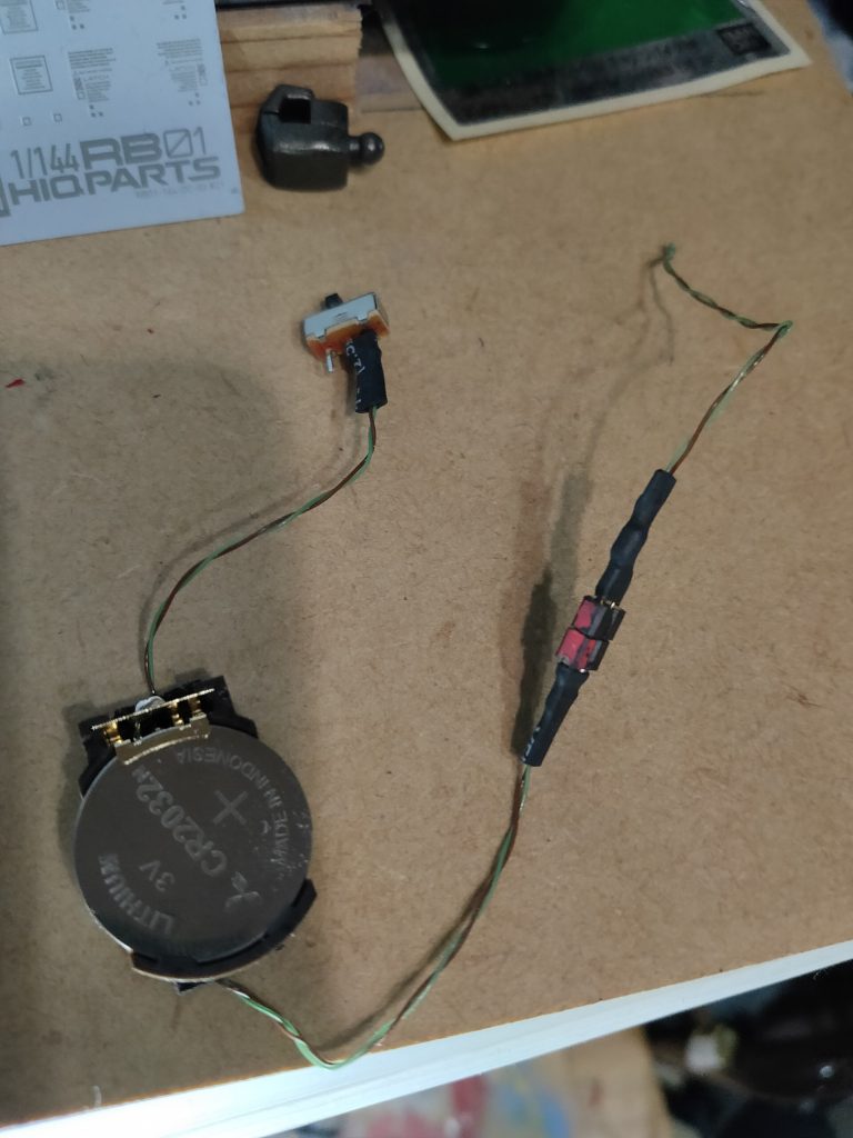 モノアイにはLEDを入れてます