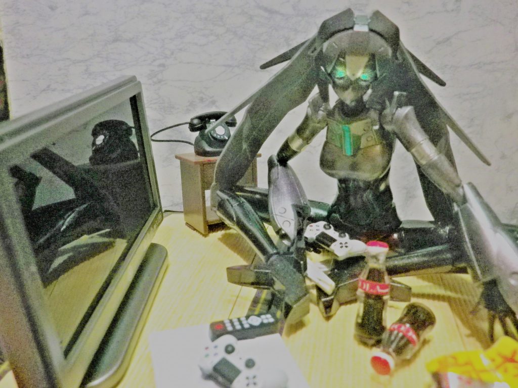 ポテチとコーラとゲーム機コロナ自粛の三種の神器です。小物は百均アイテムで製作です(笑))–5枚目/制作者:gtarou