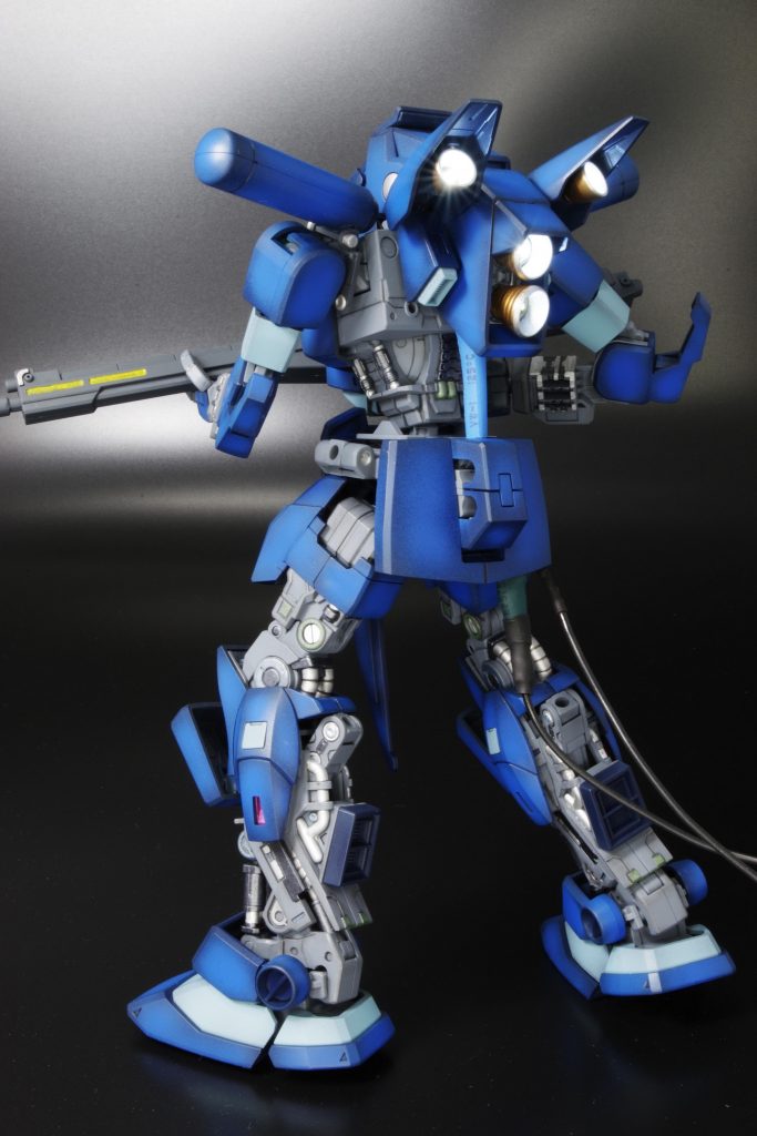 機動力の高さを感じてもらうためにバーニア増やしてます。