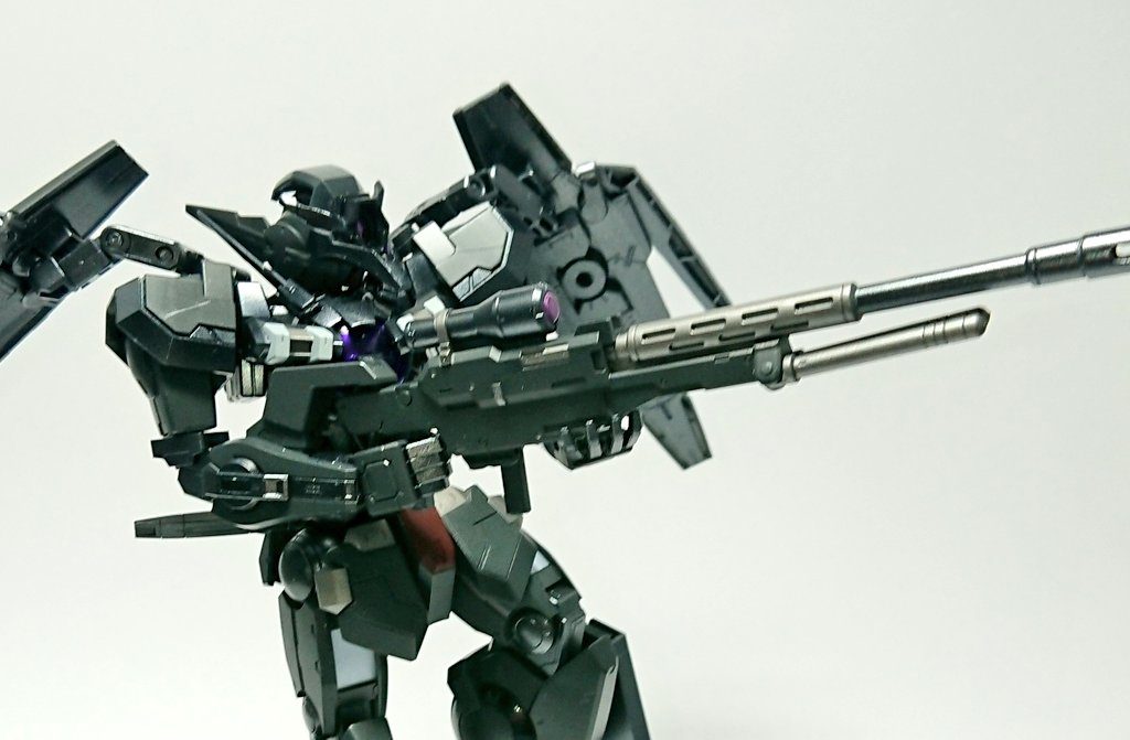 フレームはメタルブラック外装はティターンズブルー1とメタルブラックとクリアブラックのキャンディ塗装。他、白や船底色、スチール、メタルパープル