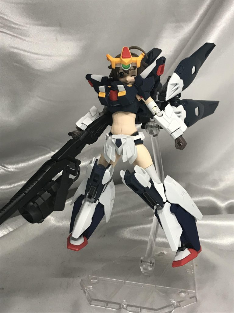 胸の張りだすデザインなので、めっちゃ顔に影がかかります。装備自体が結構派手なので、ナミさんのお腹は素肌風にして露出を上げました。