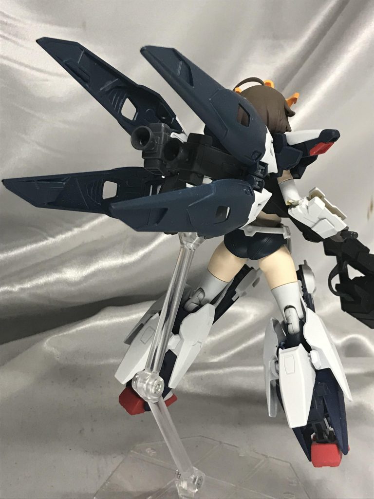 背部はまんまウィングゼロ。腰などへ移動はできませんが、背中に大きく伸びたウィングはカッコいいです(///▽///)