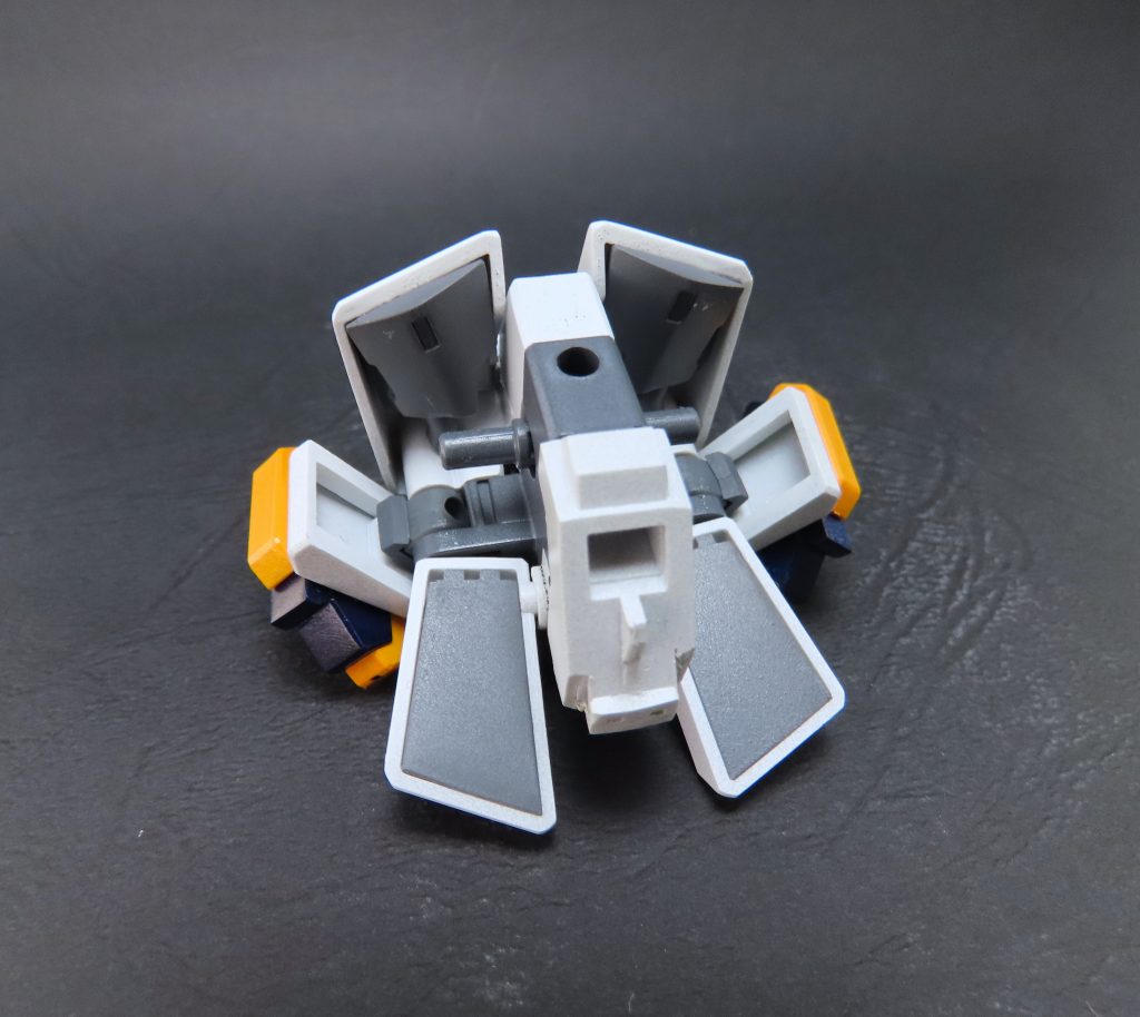 裏打ちパーツを作っておきます。(全然見えませんですけど...)