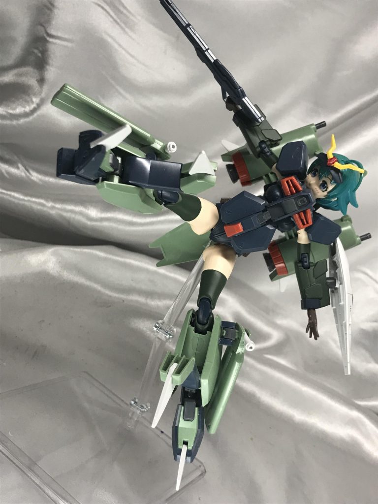 蹴りながら射撃など、いろいろできていいですよねこの機体（＊゜ー゜）