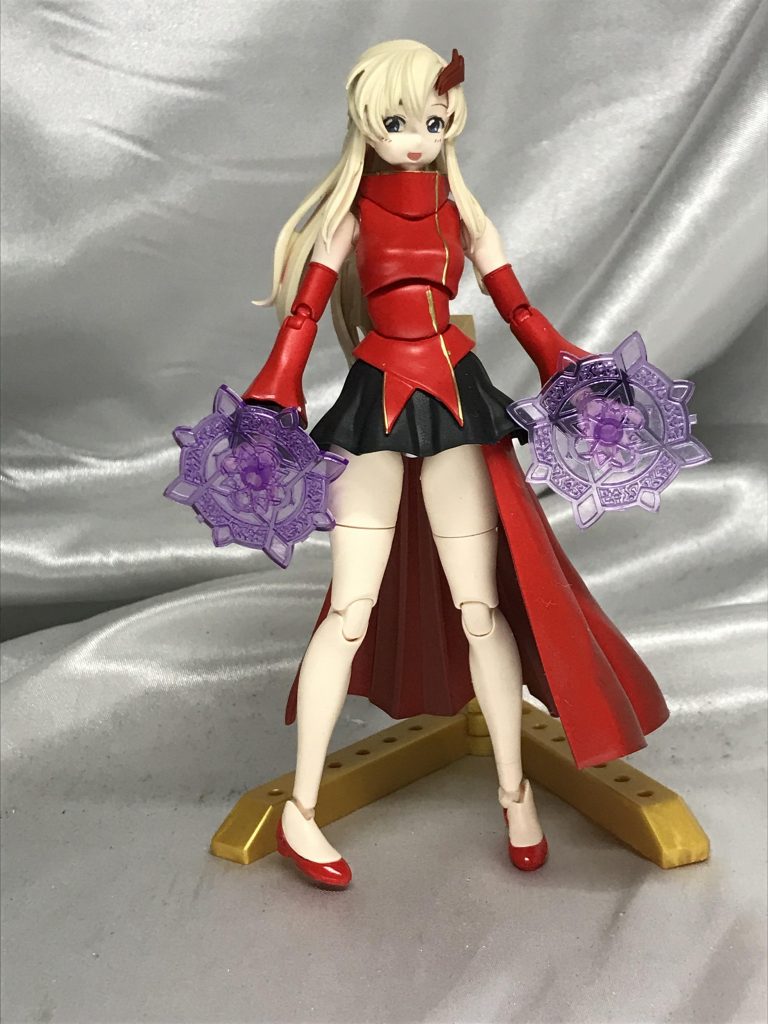 ミニスカもロンスカもどっちもいいなーてわけで、スカートは4割残し、ミニスカ+αな感じにしました。こうしてみると間違えて金を入れてしまったのでソードオブロゴスとドクターストレンジに要素も混在してしまいました。まぁいいでしょう。