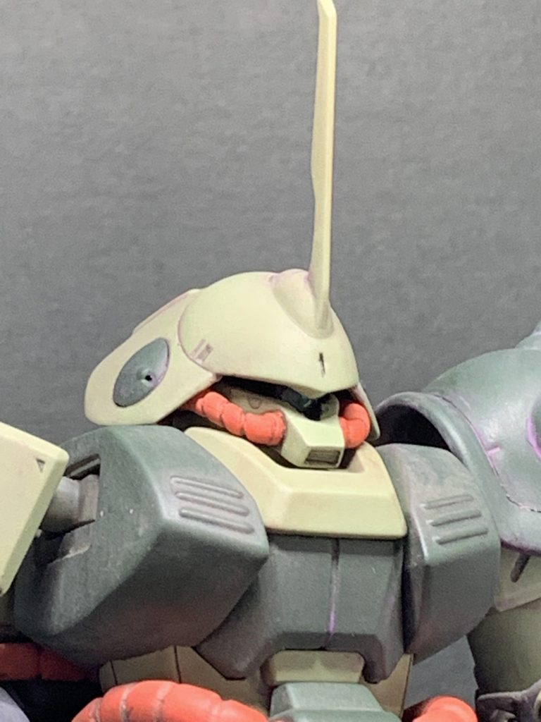 モノアイがほとんど見えぬ……