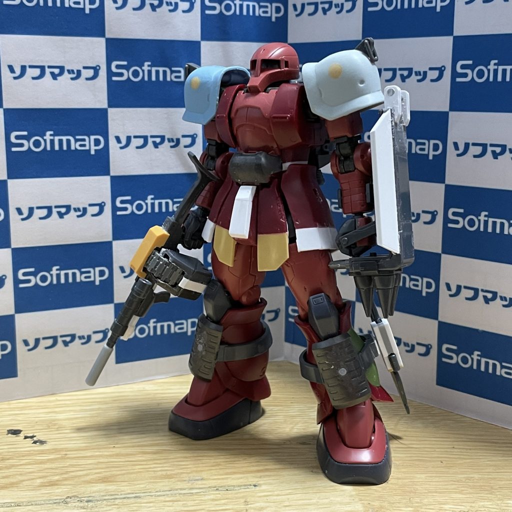 初期検討段階。肩アーマーがしっくりこない。