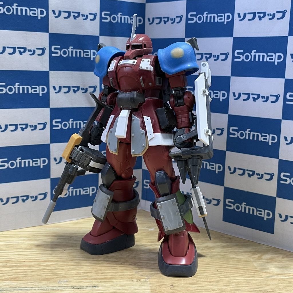 肩アーマー迷子。グフの肩アーマーを加工してみたが、なにか物足りない感じ。