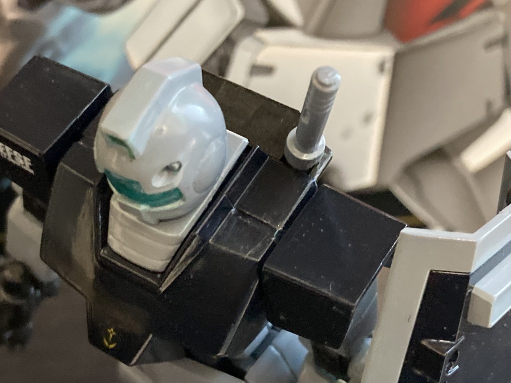 胴体部分は肩上部以外は段落ちになっていて合わせ目処理不要なので、ここは段落ちの処理を試しました(ちょっと幅が広すぎましたが)ご覧いただきありがとうございました。