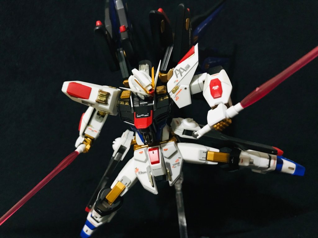 HGCEのストライクフリーダムはプロポーションも良く、とても良キットと思います。一先ずは完成のつもりですが、気が向いた際にスーパードラグーンをはじめ、無加工の部分を引き続き改修していきたいと思います。最後までご覧頂きありがとうございました!