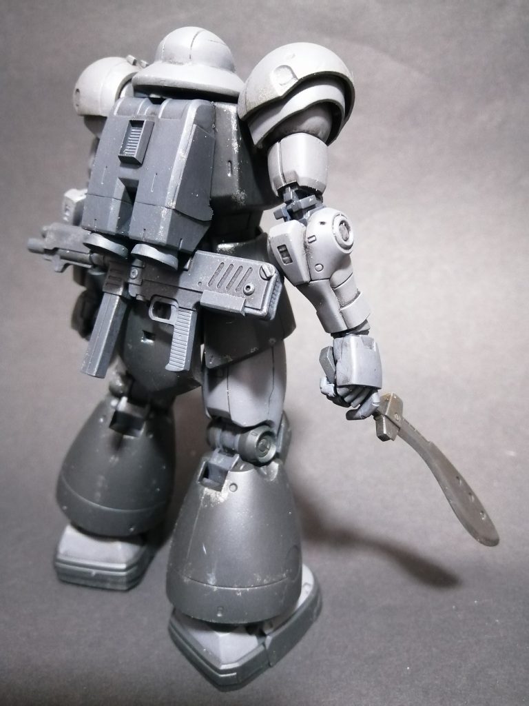 後ろから。武装はマチェットナイフ２本、MMP80マシンガン。最後までご覧いただきありがとうございました。