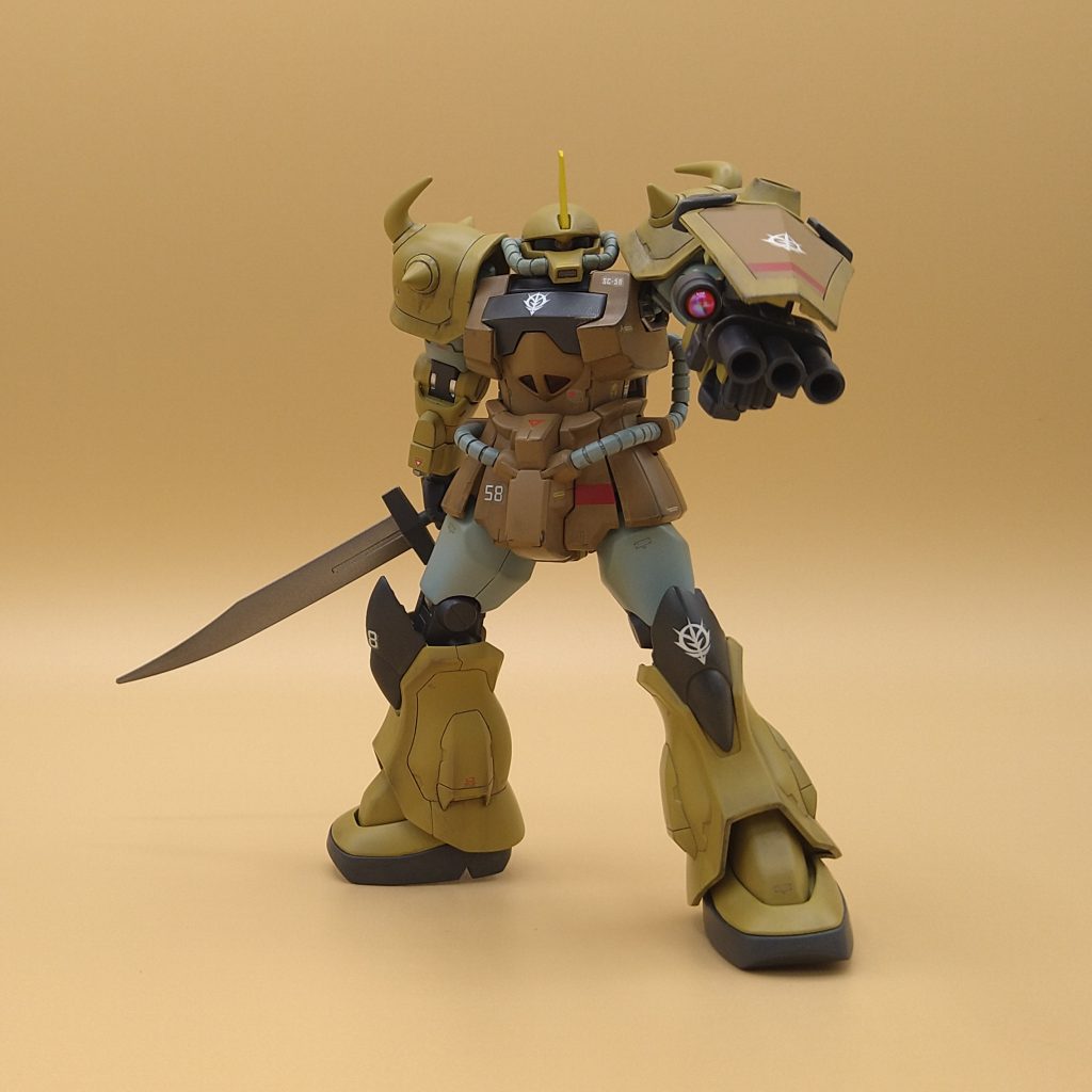 第一弾はグフカスタムです。プロポーションが素晴らしい！加工などの技術は全く持ってませんので（笑）作品は全て素組です。